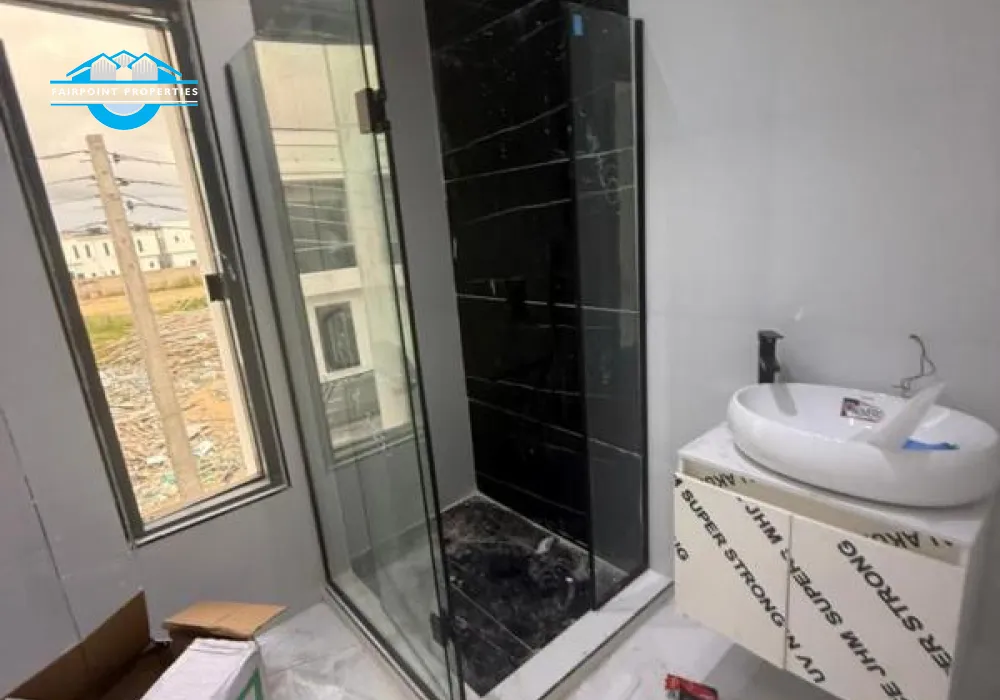 4 BEDROOM SEMI DETACHED DUPLEX WITH SWIMMING POOL