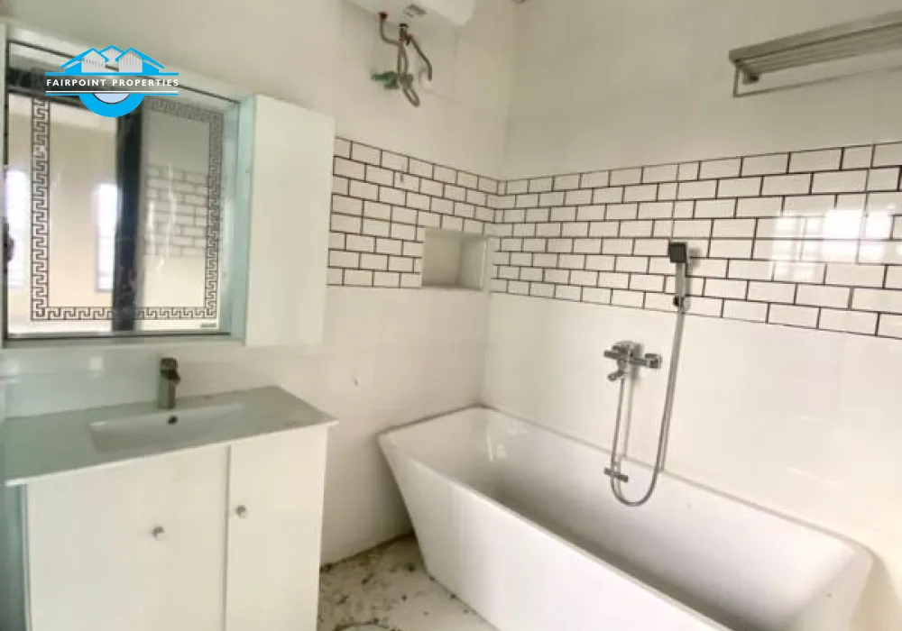 Beautiful 4 Bedroom Fully Detached Duplex With Bq and Amenities.