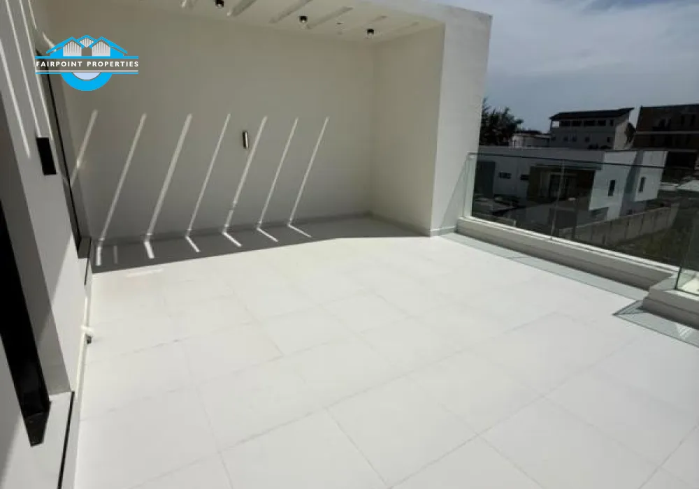 5 BEDROOM DETACHED DUPLEX AT IKOTA FOR SALE