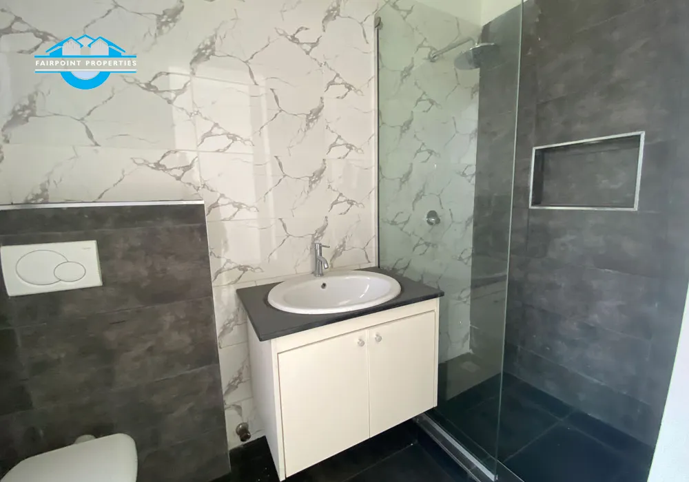 Luxury 5 bedroom Terrace