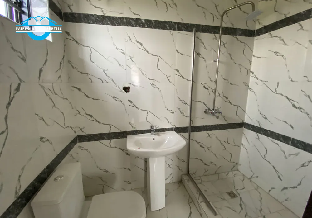5 Bedroom Detached duplex