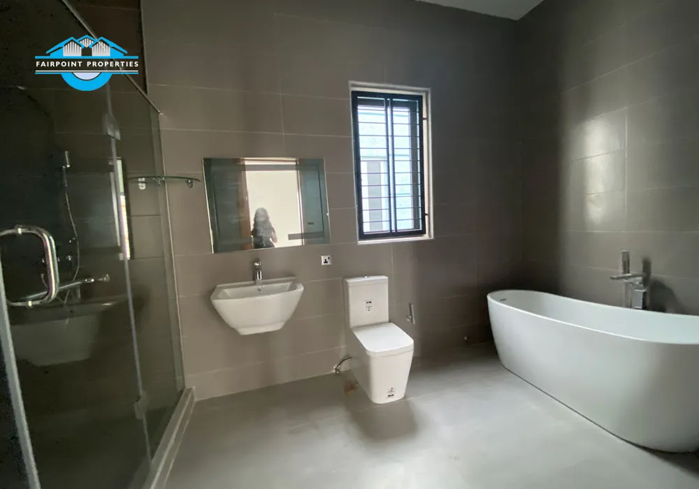 4 Bedroom Detached Duplex