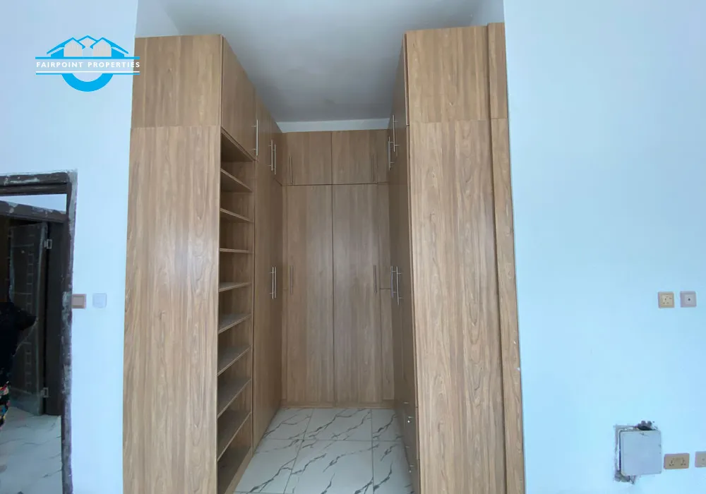 5 Bedroom Detached duplex