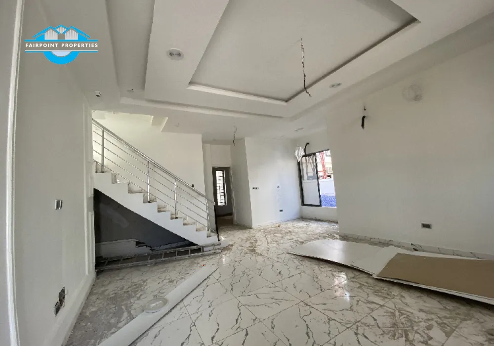 5 bedroom fully detached duplex with pool