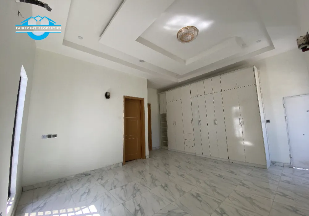 5 bedroom fully Detached duplex