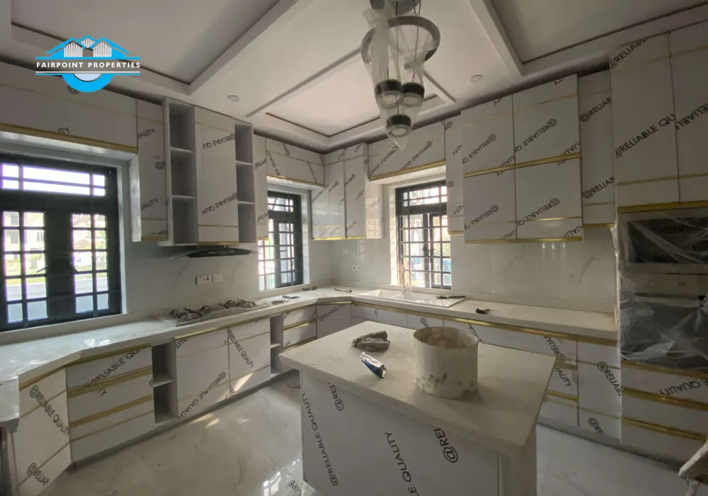 6 bedroom fully detached duplex with a Bq, swimming Pool and a gym house for sale Lekki Phase I
