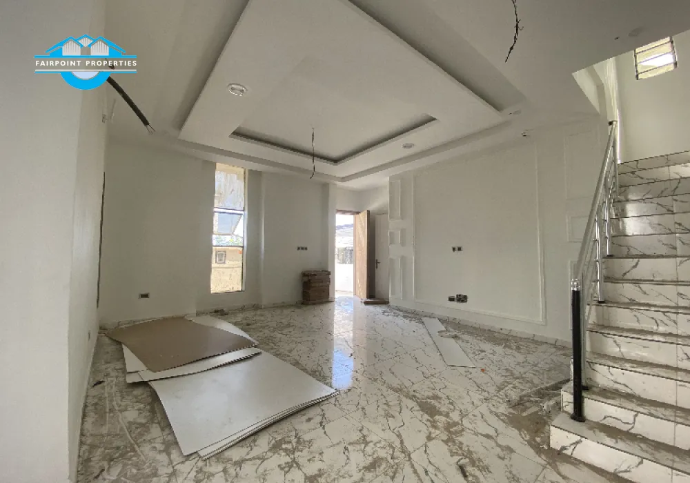 5 bedroom fully detached duplex with pool