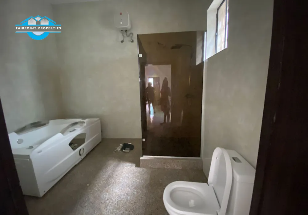 5 Bedroom Detached Duplex