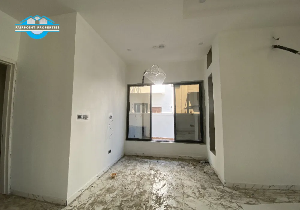 5 bedroom fully detached duplex with pool