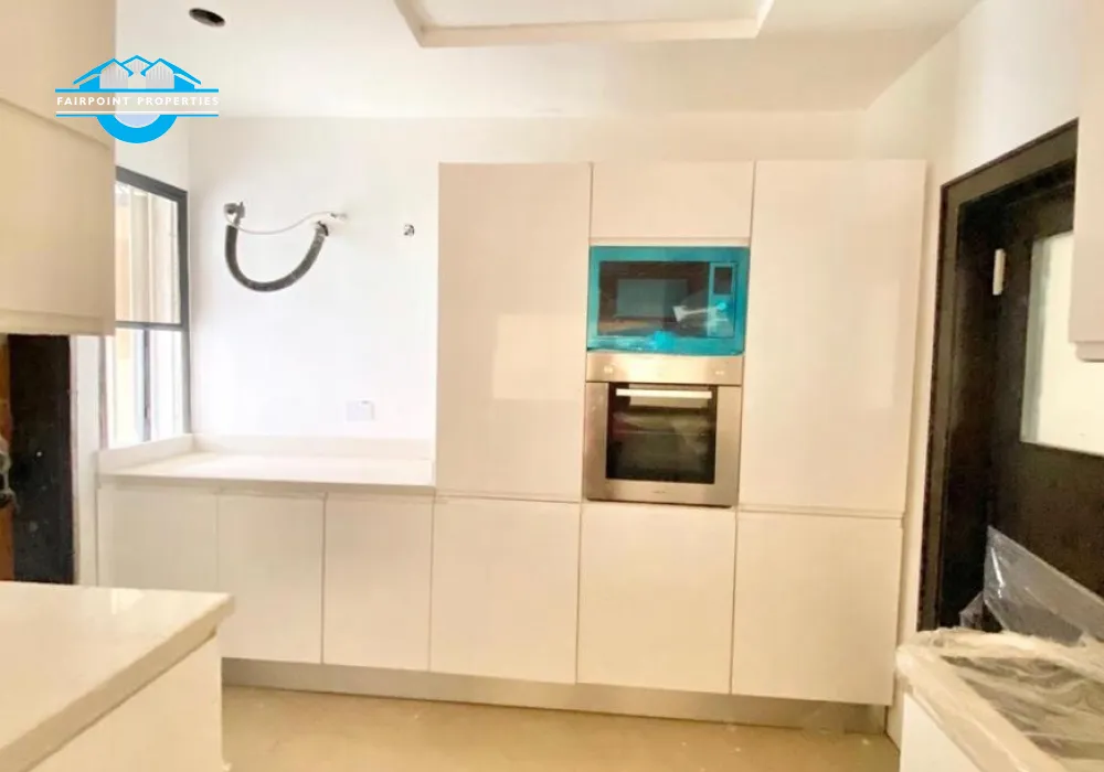 Luxury 4 Bedroom Terrace