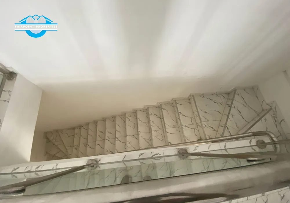 5 bedroom detached duplex