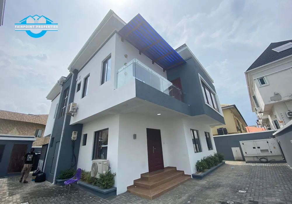 Beautiful 4 Bedroom Short-let Apartment