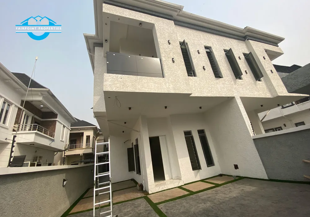 5 bedroom detached duplex