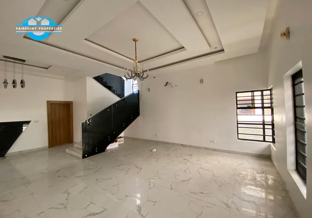 Luxury 5 Bedroom Detached duplex