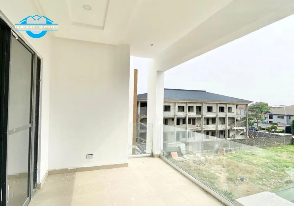 Luxury 4 Bedroom Terrace