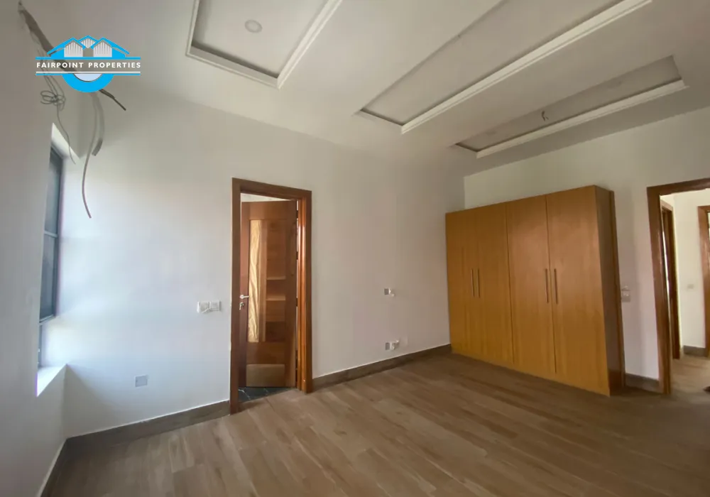 6 Bedroom Detached Duplex