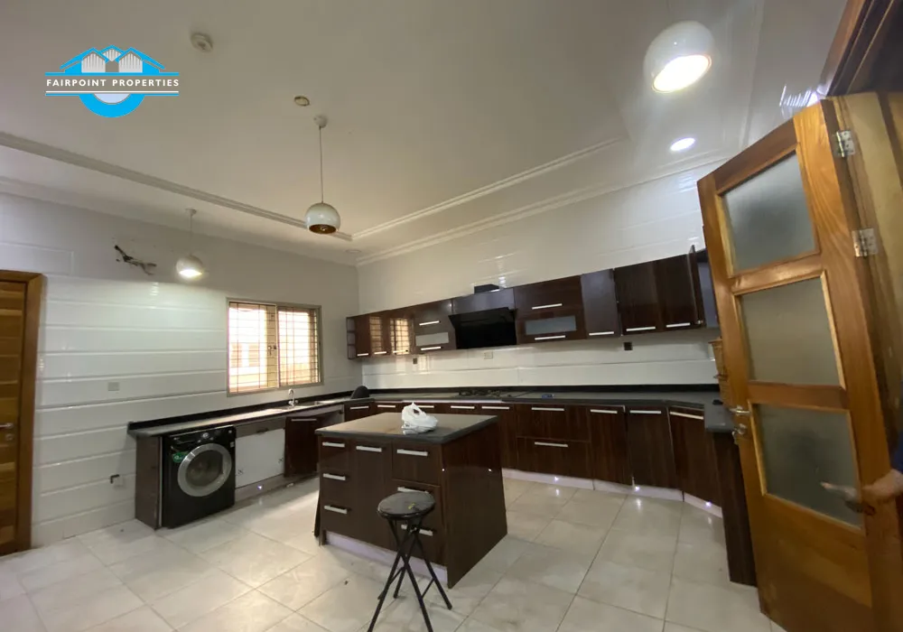 Luxury 4 Bedroom Detached Duplex
