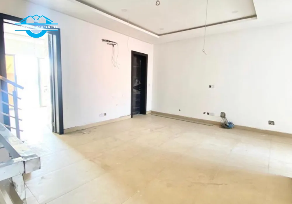 Luxury 4 Bedroom Terrace