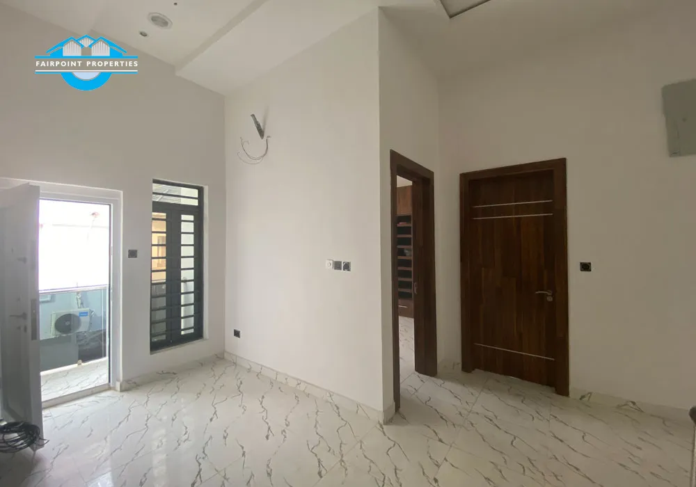 5 bedroom detached duplex
