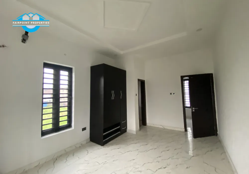 Luxury 5 Bedroom Detached Duplex