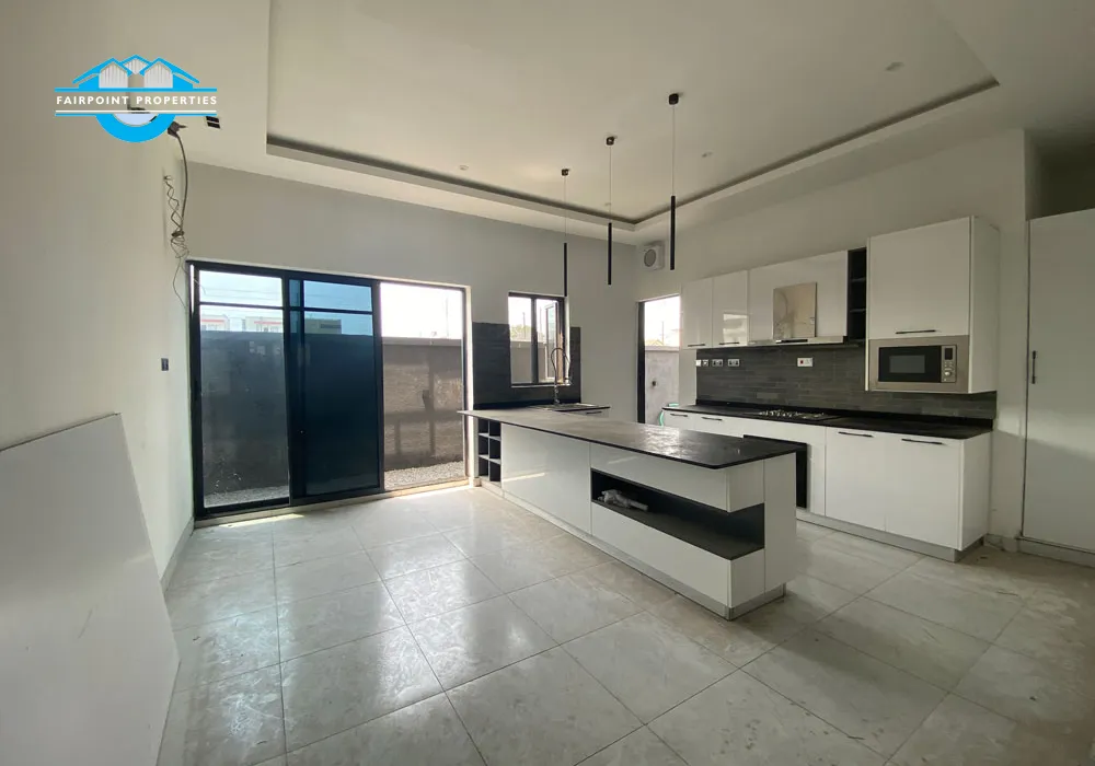 Luxury 5 bedroom Terrace