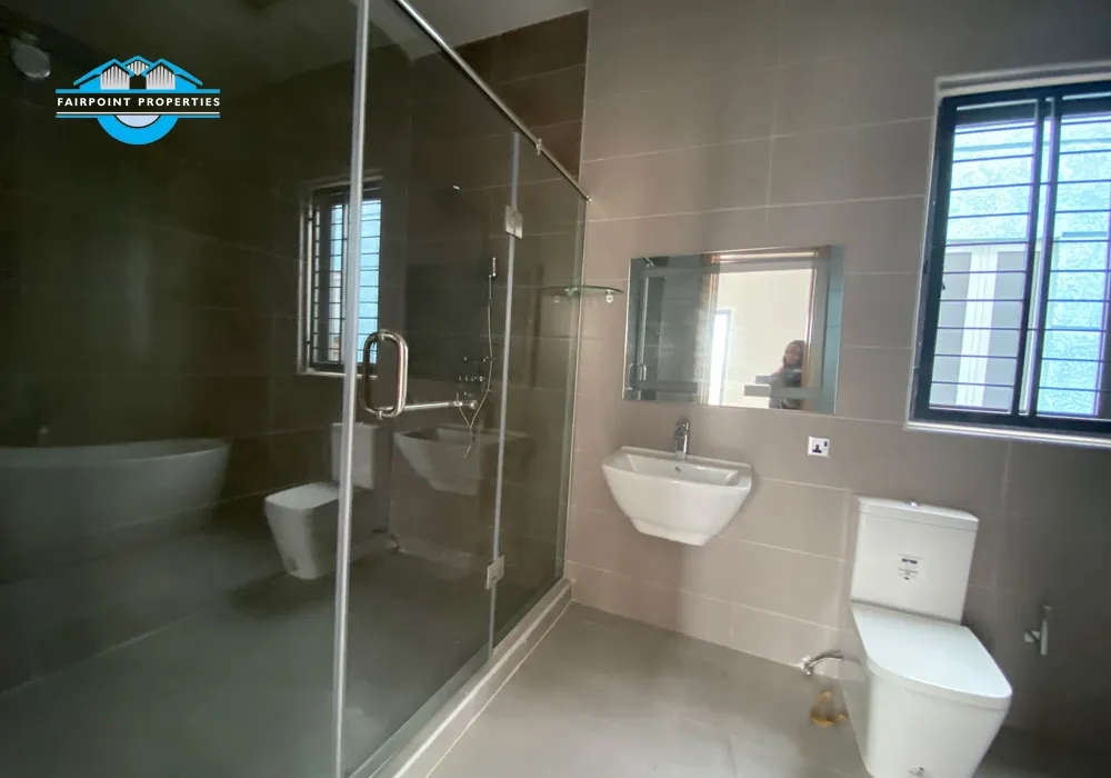 4 Bedroom Detached Duplex