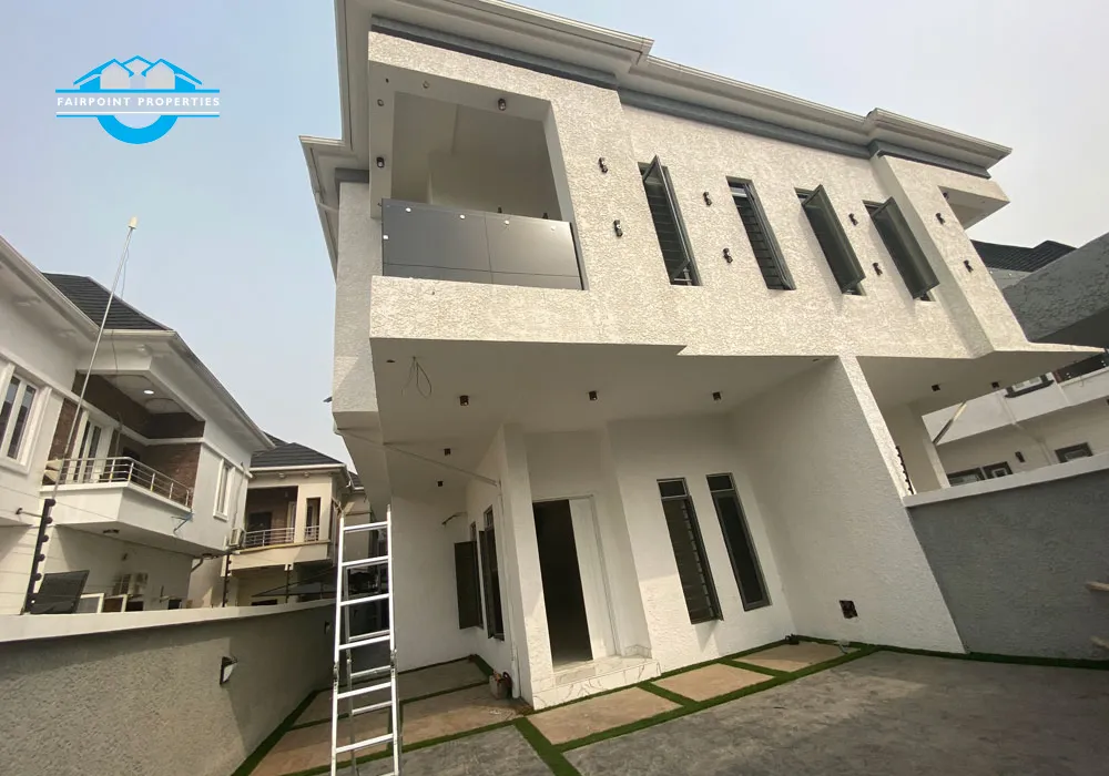 5 bedroom detached duplex