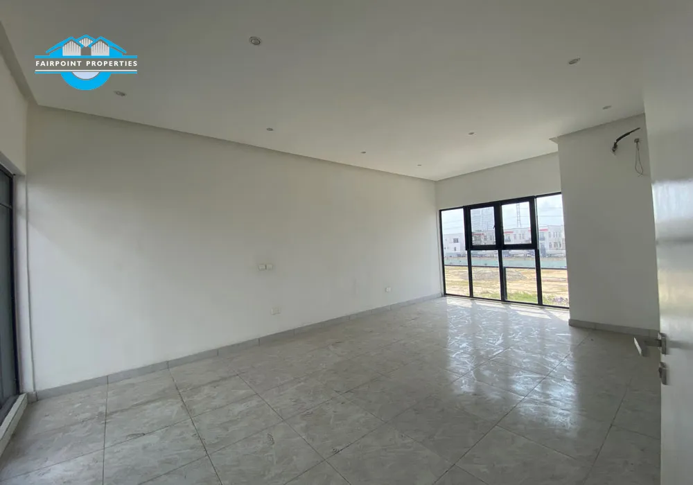 Luxury 5 bedroom Terrace