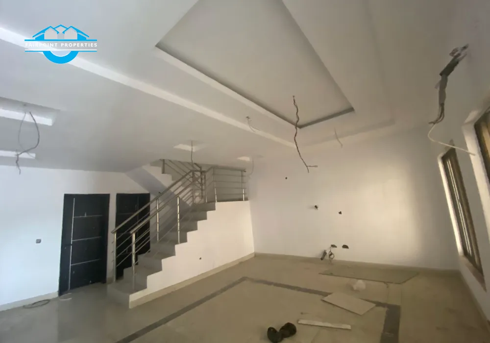 4 Bedroom Terrace