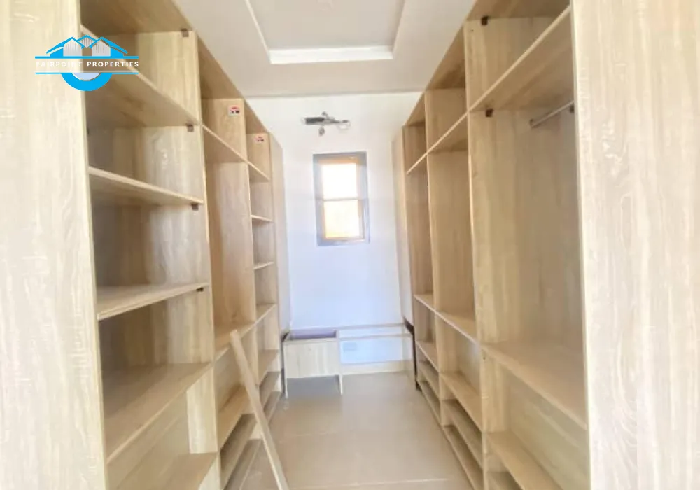 Luxury 4 Bedroom Terrace