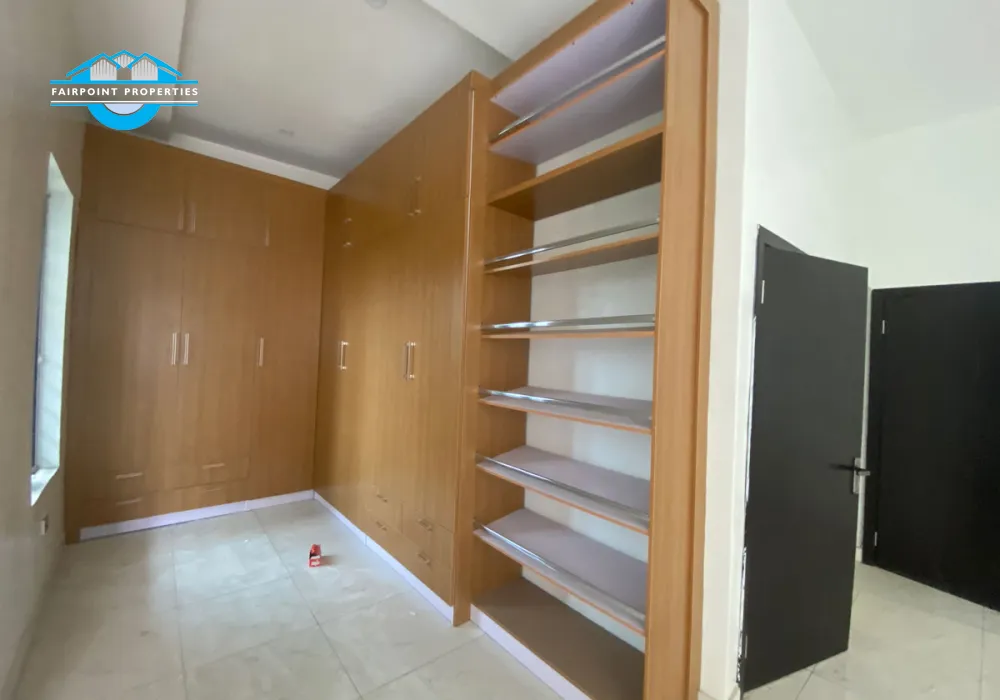 4 bedroom Detached Duplex