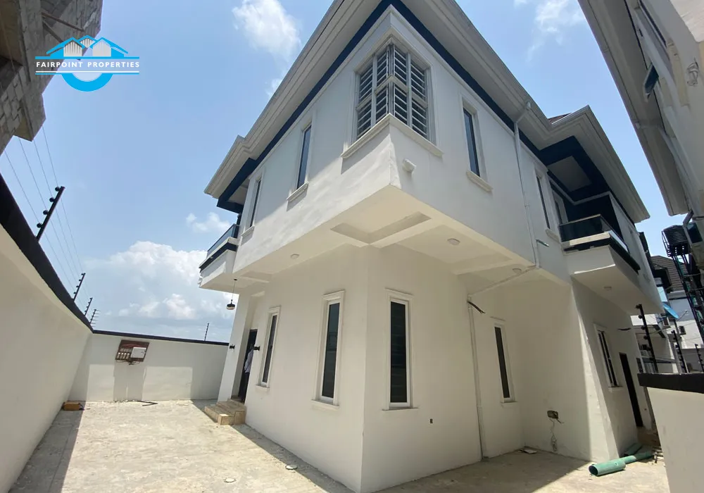 4 bedroom Detached Duplex
