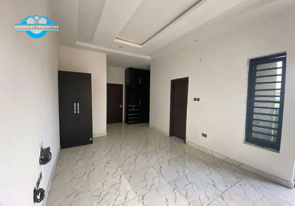Luxury 5 Bedroom Detached Duplex