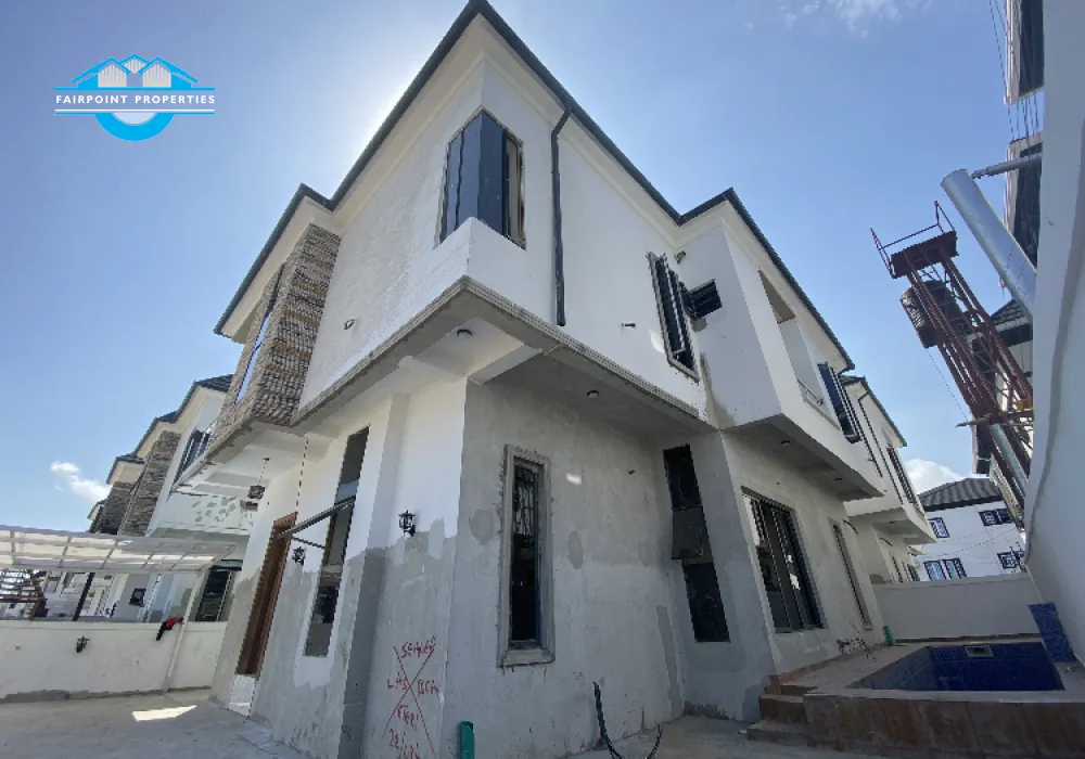 5 bedroom fully detached duplex with pool