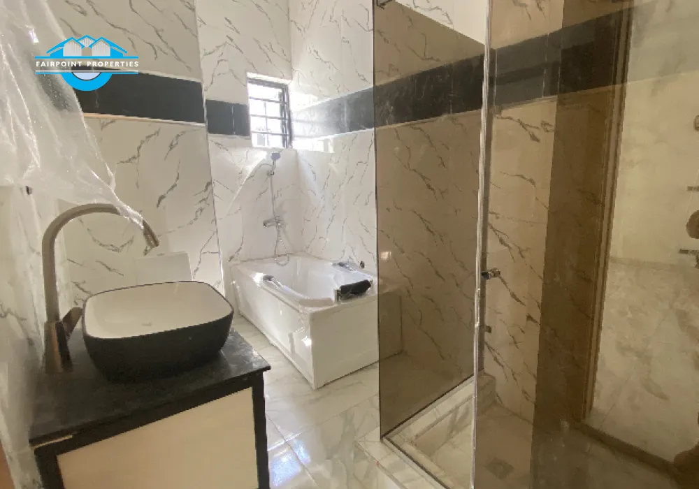 5 bedroom fully detached duplex with pool