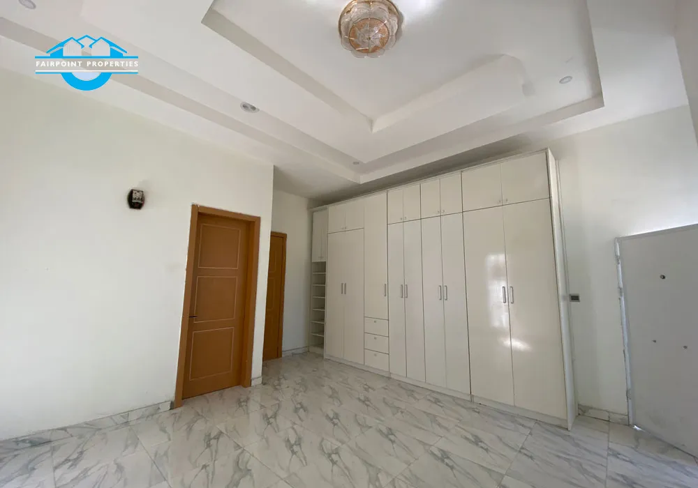 5 Bedroom Fully Detached Duplex For Sale