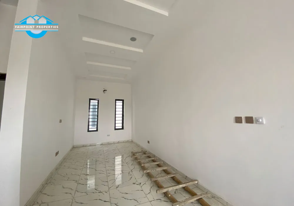 5 Bedroom Detached duplex