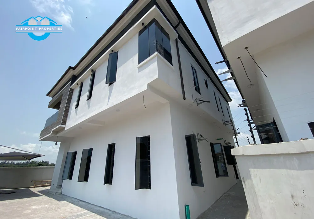 5 Bedroom Detached duplex