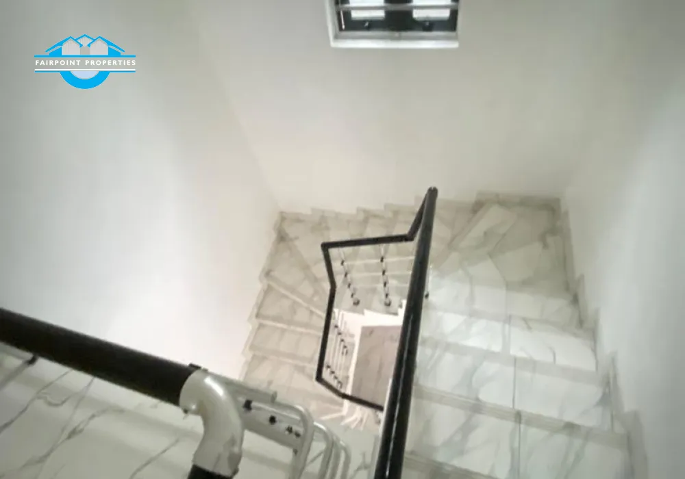 4 bedroom detached duplex