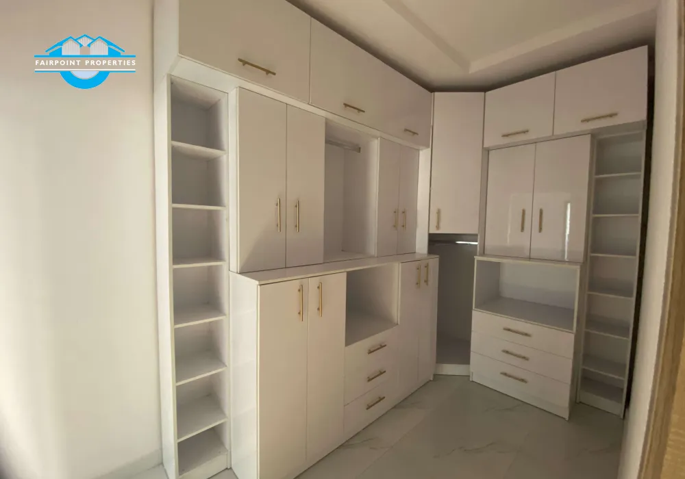 6 bedroom fully detached duplex with a Bq, swimming Pool and a gym house for sale Lekki Phase I