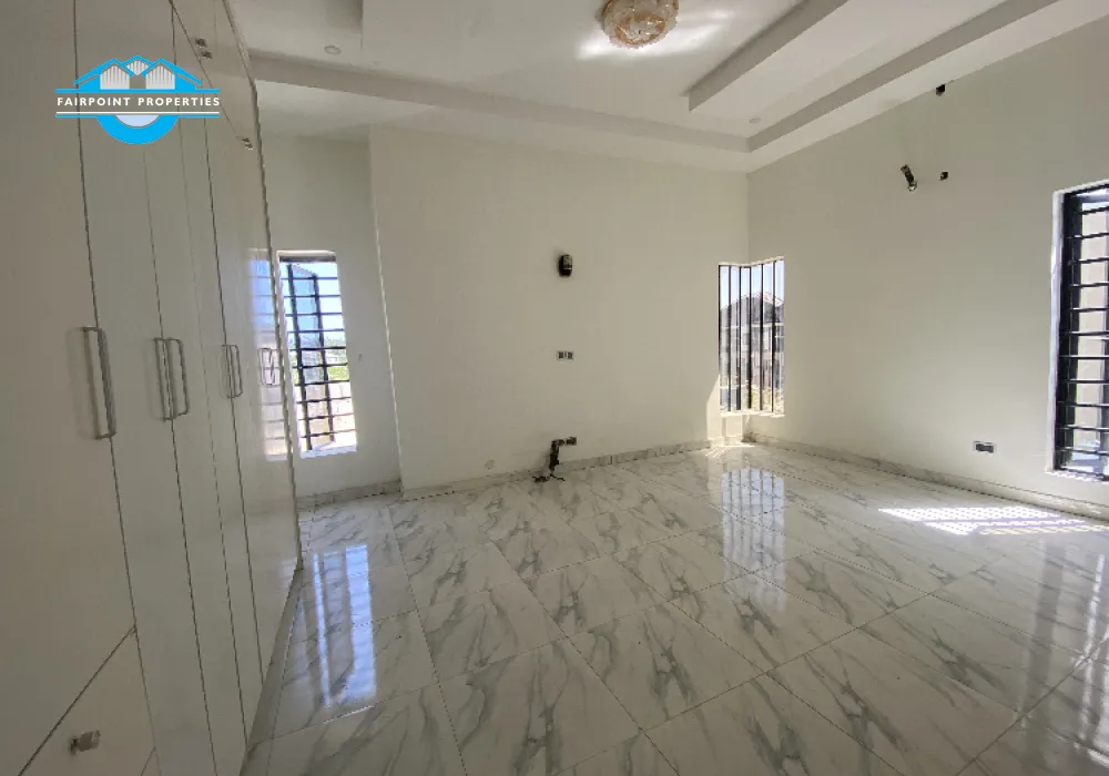 5 bedroom fully Detached duplex