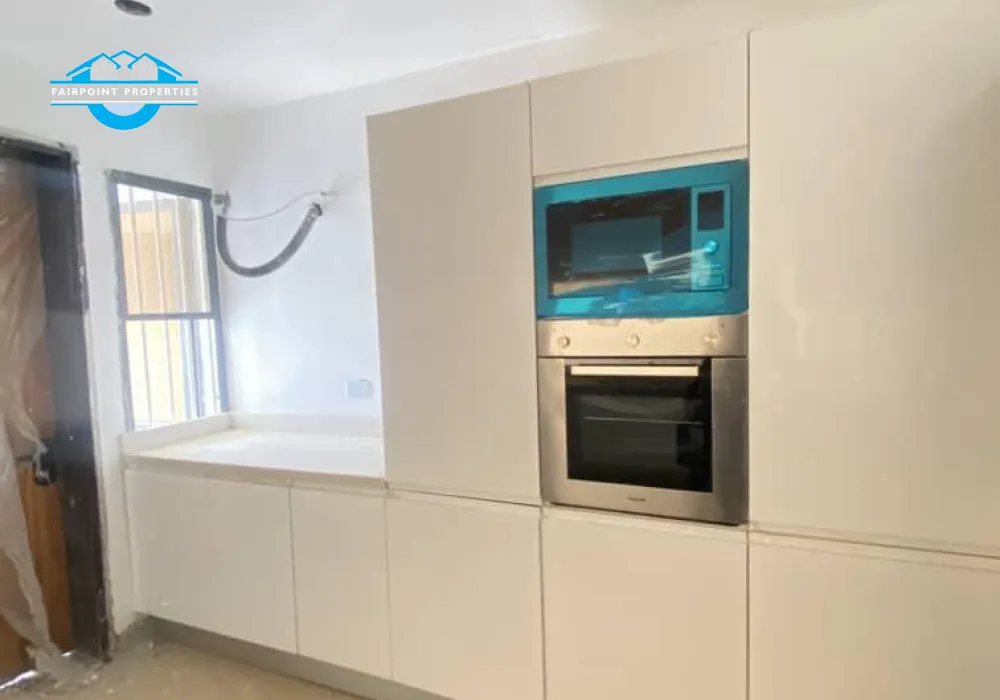 Luxury 4 Bedroom Terrace