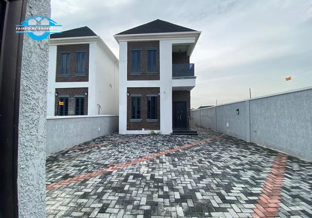 Luxury 5 Bedroom Detached Duplex