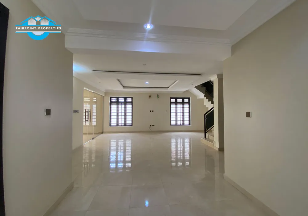 Luxury bedroom detached Duplex