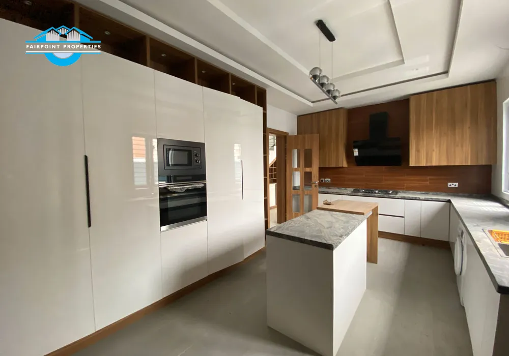 4 Bedroom Detached Duplex
