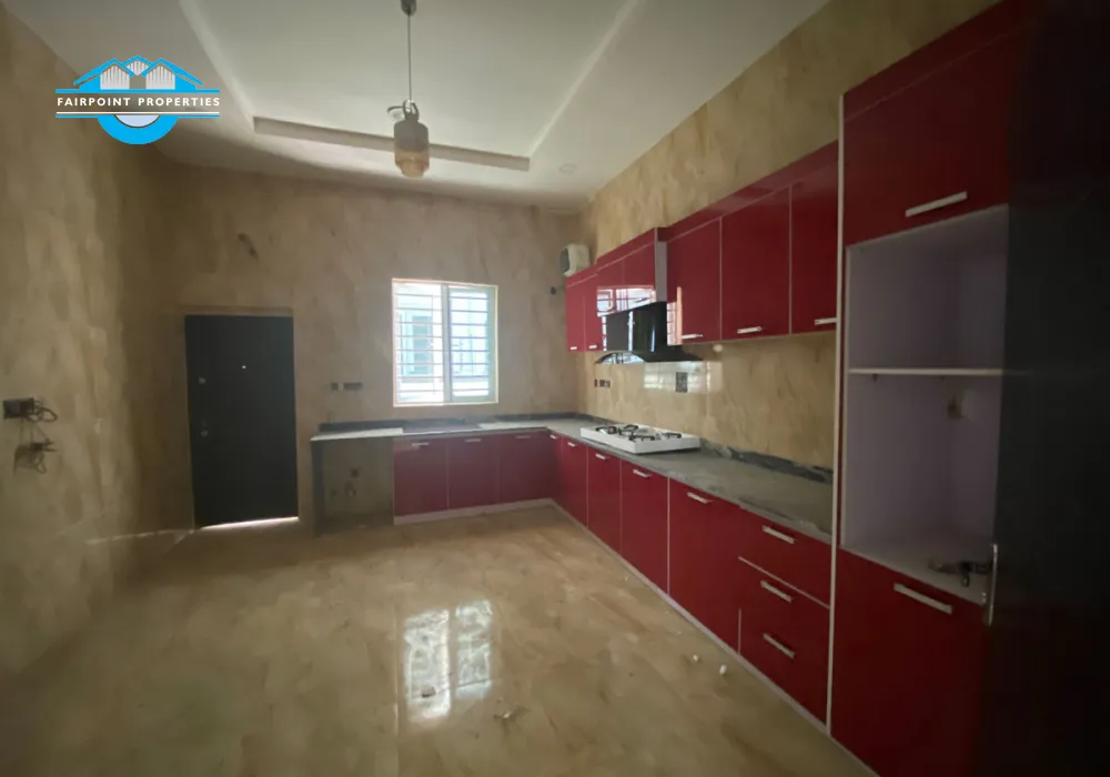 4 bedroom Detached Duplex