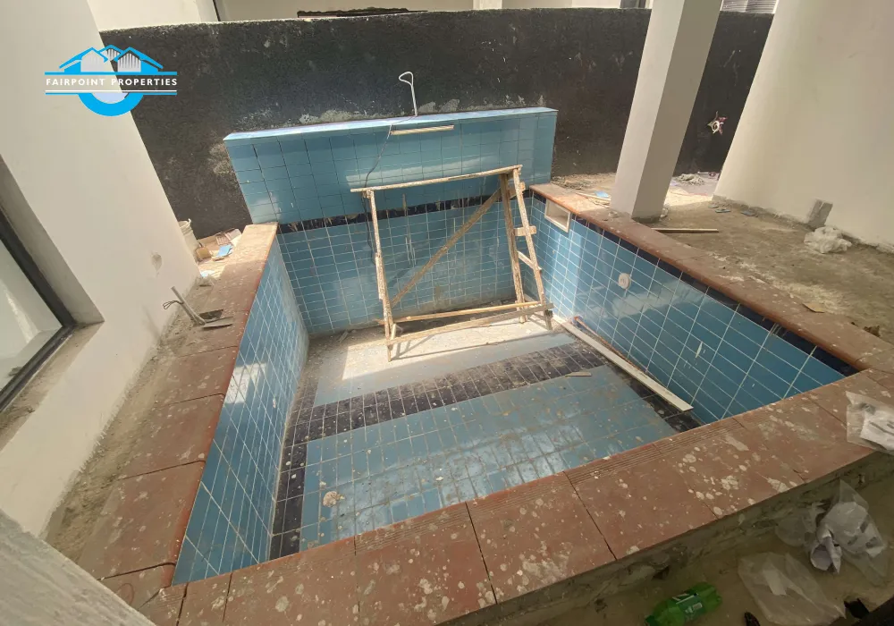 5 Bedrooms Fully Detached with a swimming pool for sale