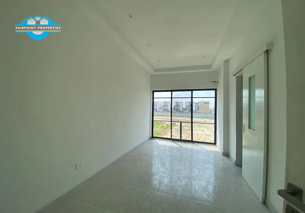 Luxury 5 bedroom Terrace