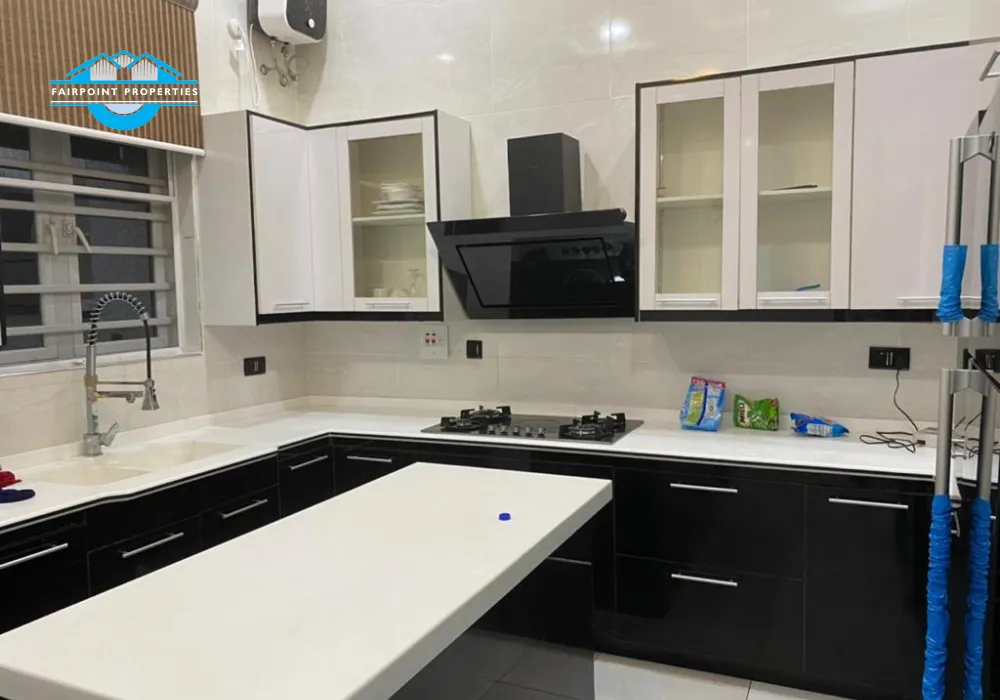 4 Bedroom Semi Detached Duplex For Shortlet