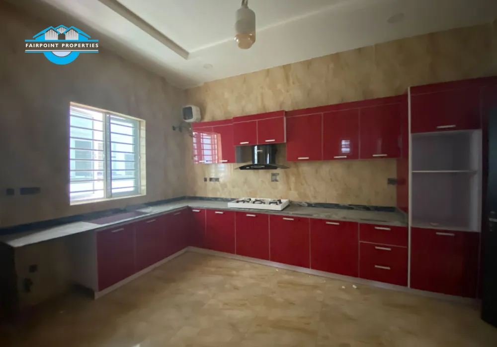 4 bedroom Detached Duplex